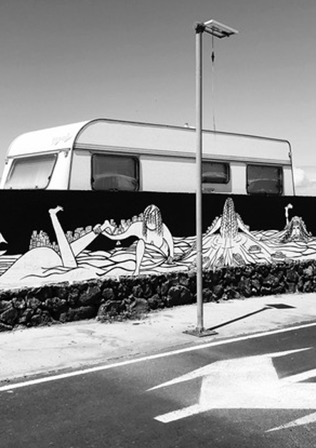 AICHA EL Beloui, Née à Casablanca en 1984, Aicha El Beloui est architecte de formation. Artiste et activiste par essence, elle est une...