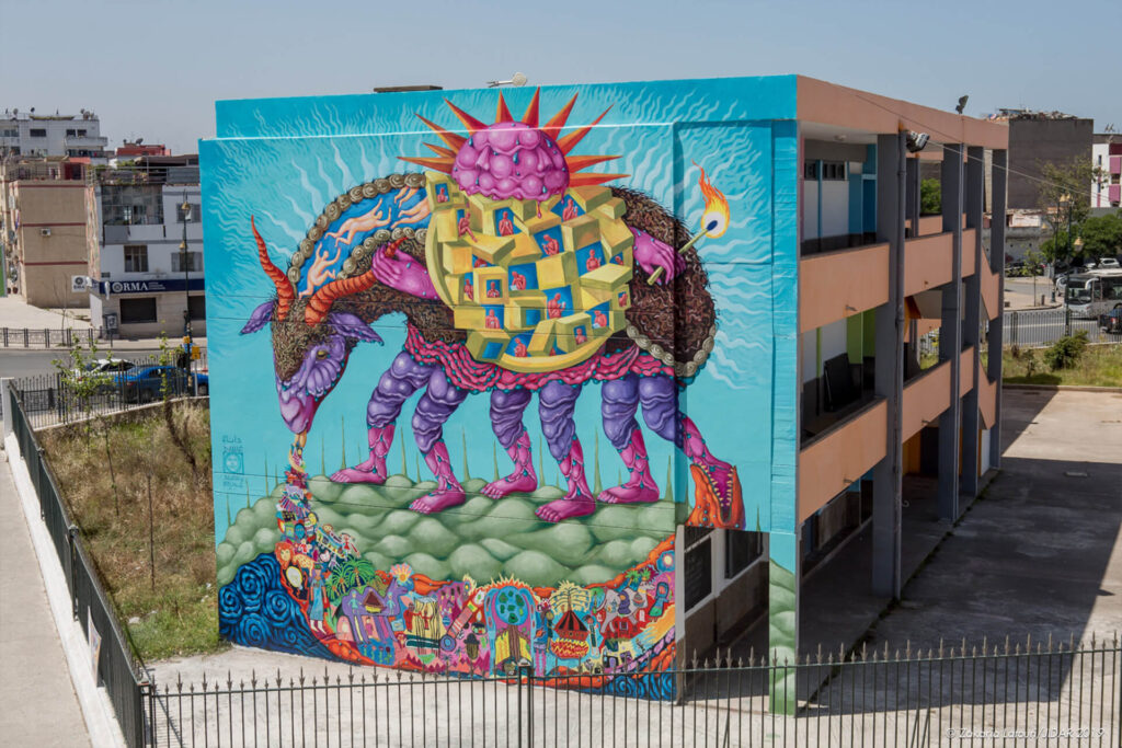 DANAE, Canadienne du Québec, cette artiste réputée pour ses fresques murales est également connue pour la création de masques...