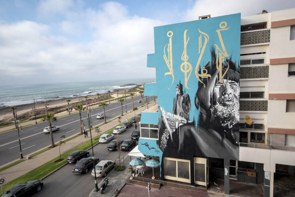 Yann Chatelin vit et travaille depuis maintenant 13 ans au Maroc.Artiste polyvalent et prolifique, à la fois graffeur, calligraphe et ...