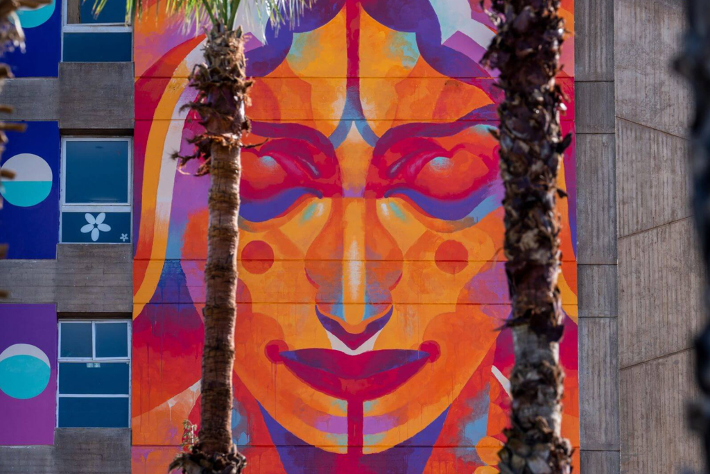 Connu sous le pseudo Normal, Ayoub Abid est un artiste multidisciplinaire originaire d’Agadir. Que ce soit sur un mur, une affiche, un...