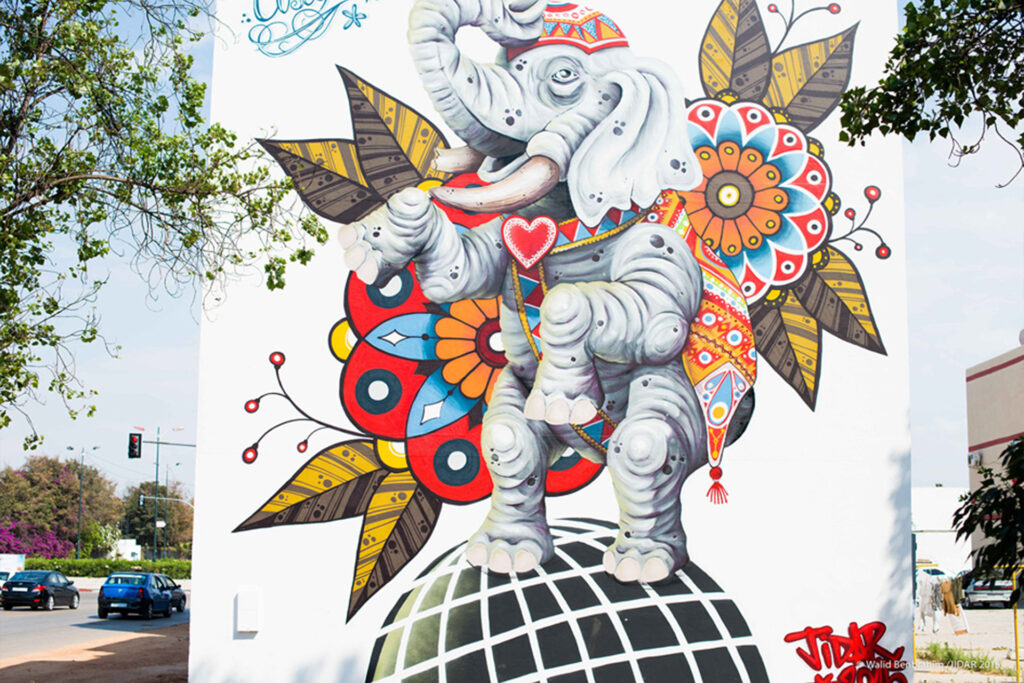 Cisco, Graffeur dans sa jeunesse, graphiste pendant trois ans, et désormais tatoueur, Cisco travaille aujourd’hui exclusivement...